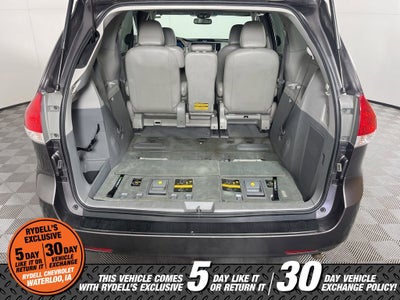 2014 Toyota Sienna XLE V6 8 Passenger