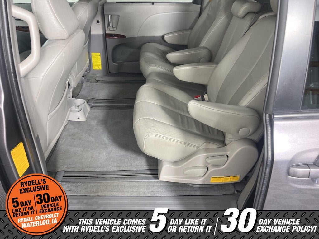 2014 Toyota Sienna XLE V6 8 Passenger