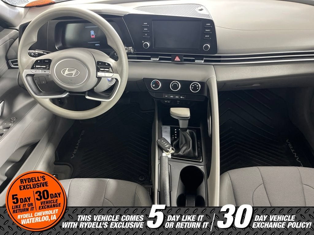 2024 Hyundai Elantra SE