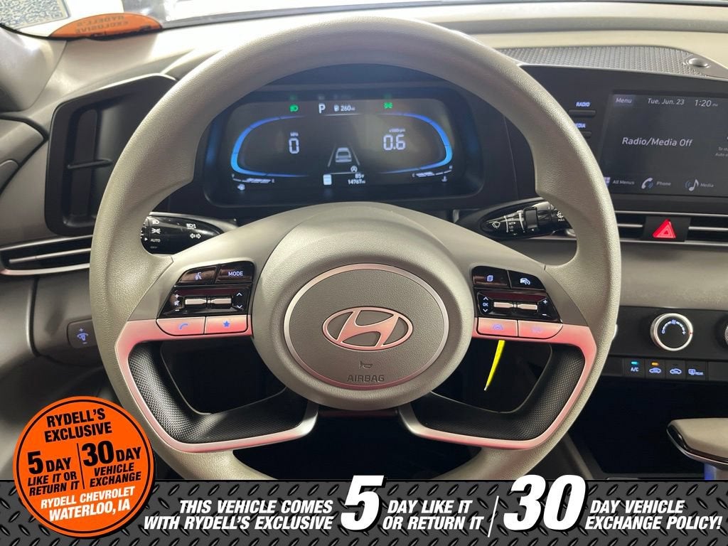 2024 Hyundai Elantra SE