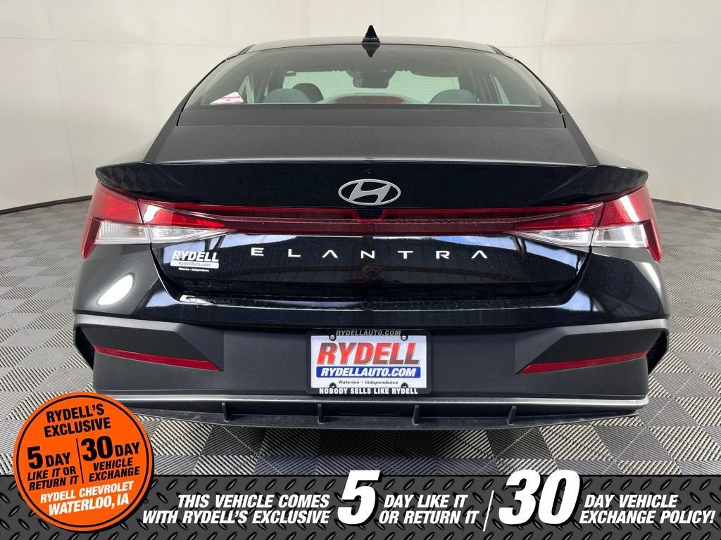 2024 Hyundai Elantra SE