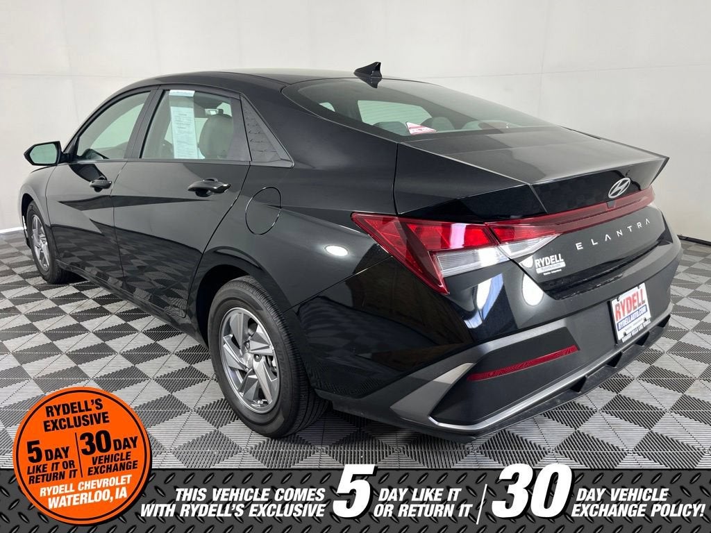 2024 Hyundai Elantra SE