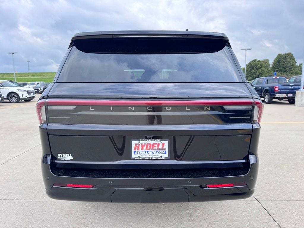 2027 Lincoln Navigator Premiere