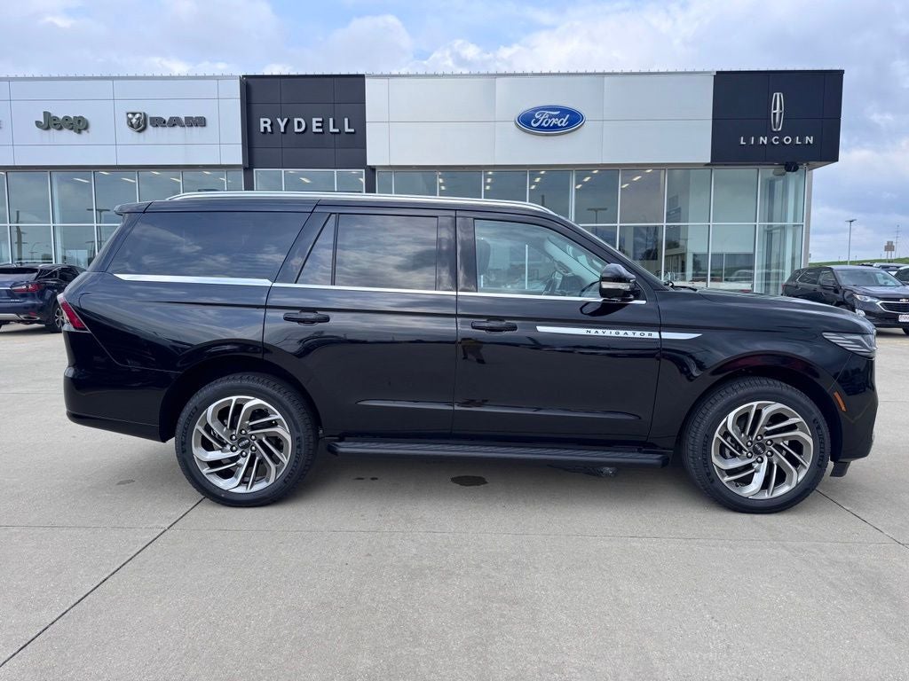 2027 Lincoln Navigator Premiere