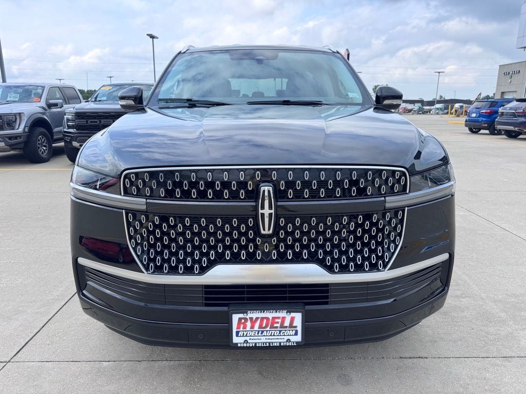 2027 Lincoln Navigator Premiere