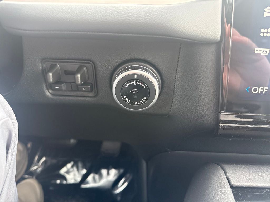 2027 Lincoln Navigator L Reserve