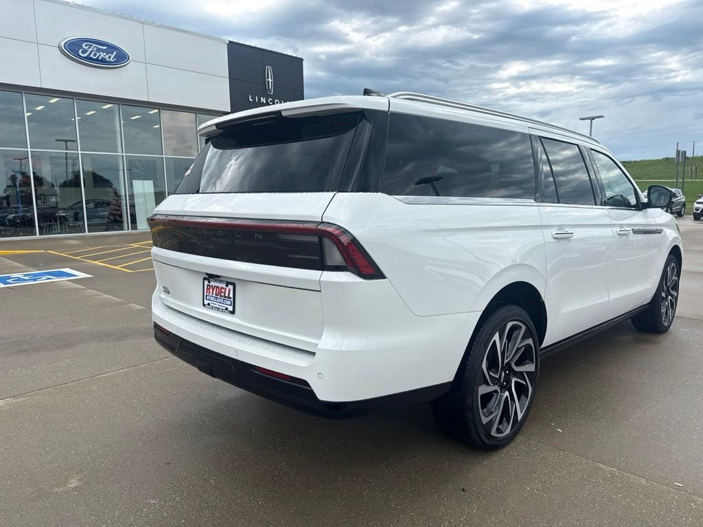 2027 Lincoln Navigator L Reserve