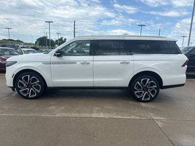 2027 Lincoln Navigator L Reserve